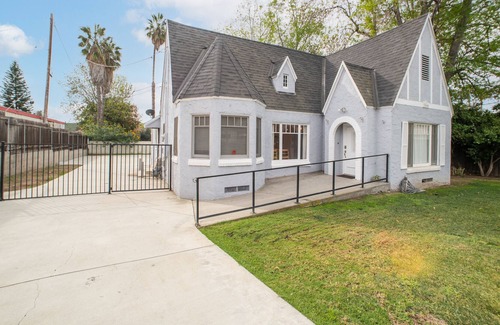 East Whittier House | Nixon family home close to Disney