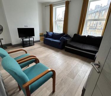 Camberwell Apartment | NKY CLASSIC BRIXTON APARTMENT Three