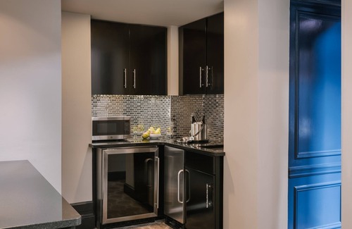 Back Bay West Apartment | No. 284 powered by Sonder | Superior Queen Room+