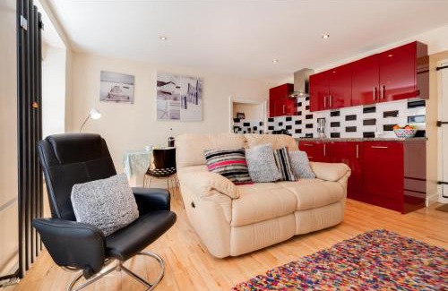 Cromer House | No.3 Jetty Street