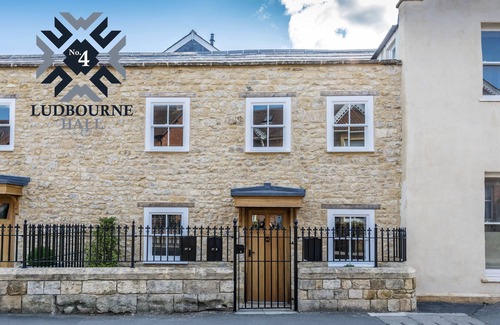 Sherborne Apartment | No.4 Ludbourne Hall
