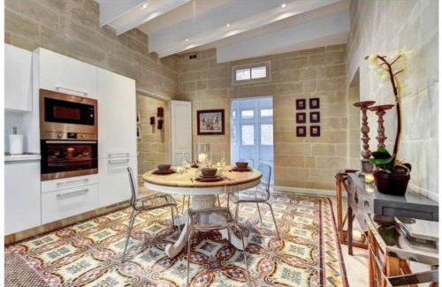 Il-Balluta Apartment | No. 51 Charming Townhouse Sliema St.Julians