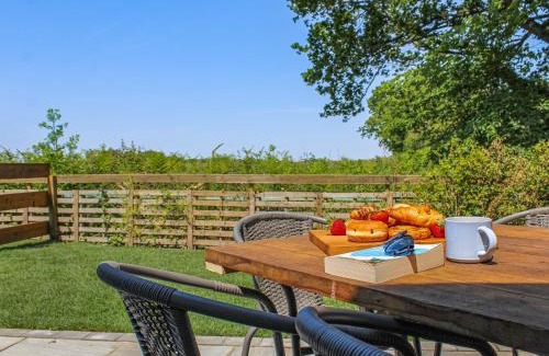 Foxley House | No 8 Mouse Hole-Uk44302