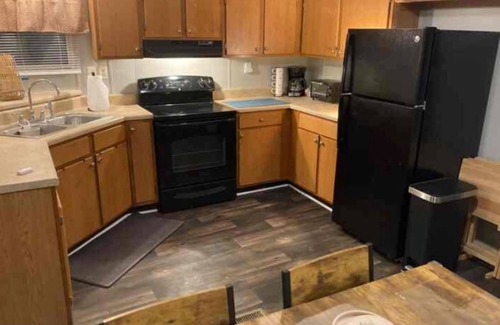 Summerton House | No Cleaning Fee 3BR ~ Sleeps 10 ~Near Santee Lakes