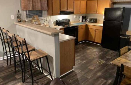 Summerton House | No Cleaning Fee 3BR ~ Sleeps 10 ~Near Santee Lakes