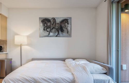 Airport Area Apartment | *No Guest service Fee* 2 bed right by Irvine Spectrum