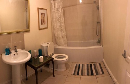 Ashton-under-Lyne Bed & Breakfast | No2 Jacks Court B4