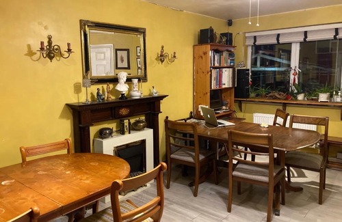 Ashton-under-Lyne Bed & Breakfast | No2 Jacks Court B4