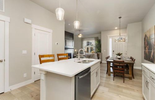 Centerra House | NOCO Retreat with King Beds, Fireplace, Scenic Trails
