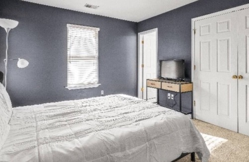 NoDa House | NoDa Walkable 2bdr Townhome