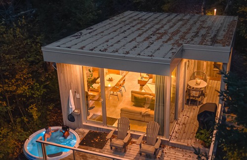 Stoneham-et-Tewkesbury Cabin | Nöge 02 : Cabin in nature with private spa and sauna