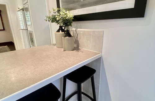 Clearview House | NOHO Estate. A cozy farmhouse retreat just 5 minutes from downtown Collingwood!
