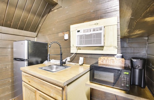 Crown Point Apartment | NOLA Area Retreat w/Heated Pool Access!