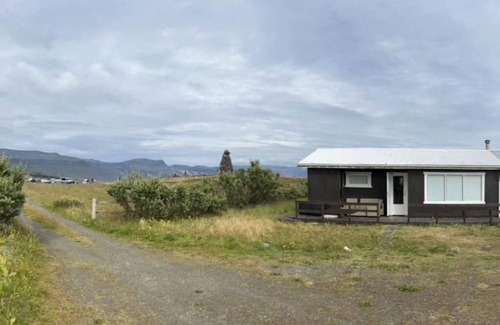 Arnarstapi Cabin | Nonholl cabin, unique getaway in Iceland