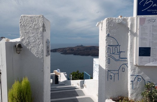 Fira House | Noni double Deluxe room