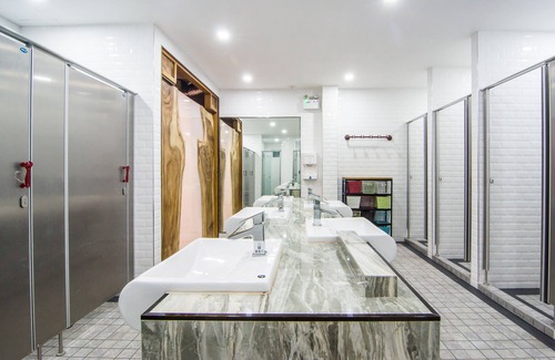 Pattaya Bay Hotel | Nonze Hostel