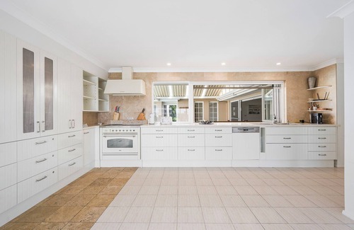 Port Macquarie House | Noojee - Stunning waterfront property on the canals