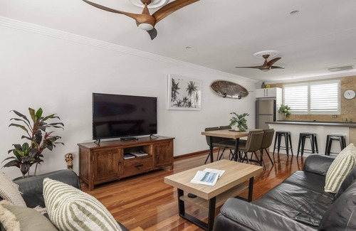 Noosa Heads Villa | Noosa Pde Apartment - ALOHA - great location and style, walk to beach
