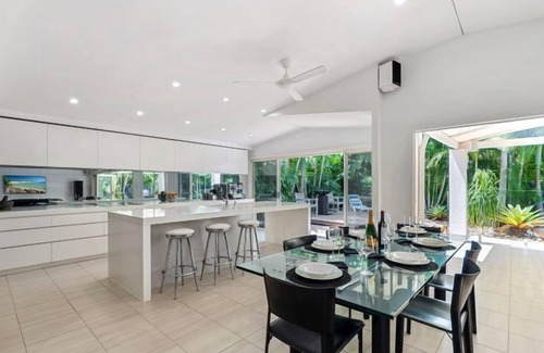 Noosaville House | Noosa River Oasis - Inground Pool