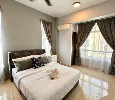 Taman Mount Austin Apartment | Nordic Industrial Style Austin Height 5-8pax