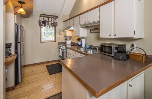 Big Sky Meadow Village House | Nordic ski-in/out home w/fireplace, loft & community pool/sauna - Custom Glacier Montana Townhome