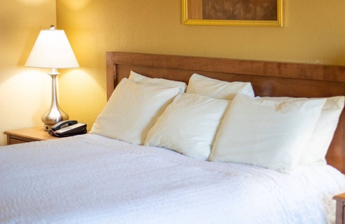 Pigeon Forge Hotel | Norma Dan Motel - Near Dolly Parton's Stampede Dinner Attraction