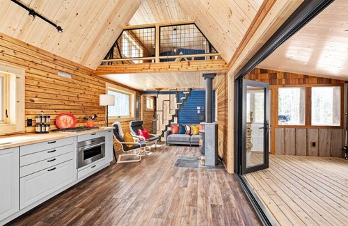 Grand Marais Cabin | Norse Hus: Secluded Cabin on the Gunflint Trail