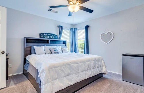 McNeil House | North ATX Paradise Oasis pool w Hot Tub 4BR 2 half BA