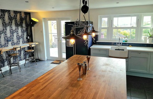 Bradiford Villa | North Devon exquisite 9-bedroom Villa with hot tub, games room and large garden