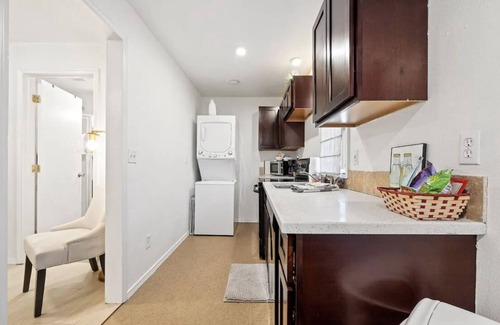 North End House | North End Cottage - Walking Distance to Hyde Park - Unbeatable Location
