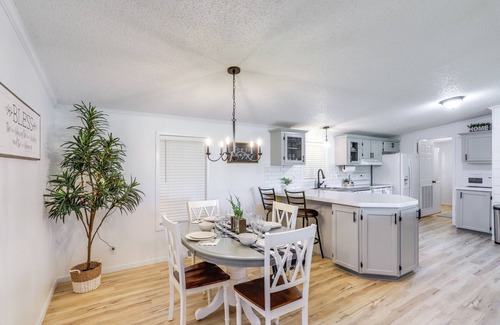New Haven  Huron County House | North Fairfield Family Home w/Hot Tub & Porch!