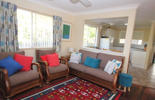 North Haven House | North Haven Sea Breeze - walk to beach and breakwall