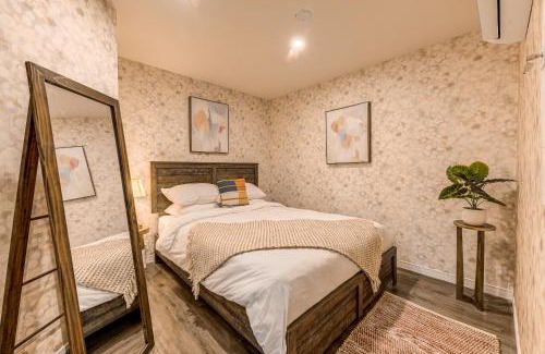 Vieux-Quebec-Cap-Blanc-colline Parlementaire Apartment | North House - Quebec 2 Bedroom Apartment
