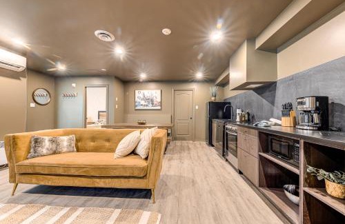 Vieux-Quebec-Cap-Blanc-colline Parlementaire Apartment | North House - St Ursule Two-Storey Oasis