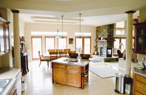 Post Falls House | North Idaho Escape: Fall Colors, Winter Wonder & Spring Adventure at the Lodge!