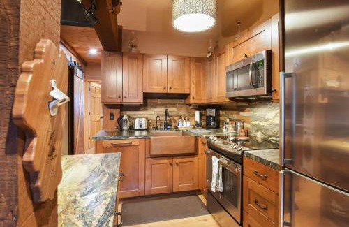 Olympic Valley House | North Lake Tahoe Alpine Retreat 5 Min to Skiing