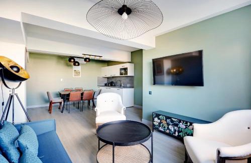Combat Apartment | North Paris Suite
