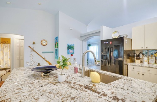 North Port House | North Port Home w/Charming Lanai ~ 7 Mi to Beach