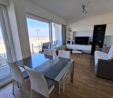 Middelkerke Apartment | North Sea View studio with parking