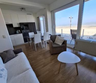 Middelkerke Apartment | North Sea View studio with parking