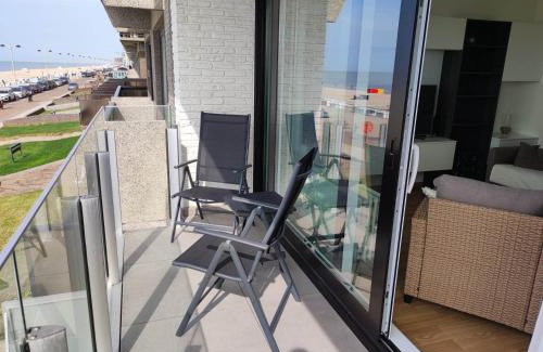Middelkerke Apartment | North Sea View studio with parking