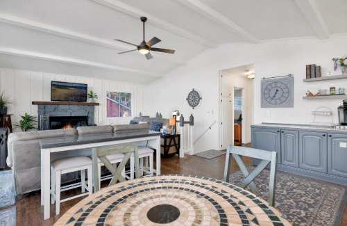Fawnskin Ski Chalet | North Shore Chalet by Big Bear Vacations Lakeside Fawnskin Estate Boat Dock Lake Access