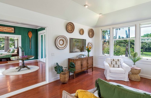 Mokuleia House | North Shore Gated LUX Estate 1 block to Sandy Beach | House + 2 cottages
