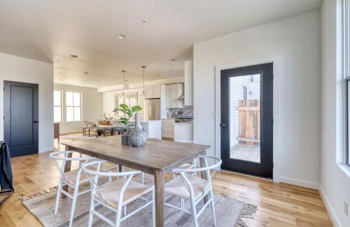 North Tabor House | North Tabor 2BR - Gym - Gourmet Kitchen