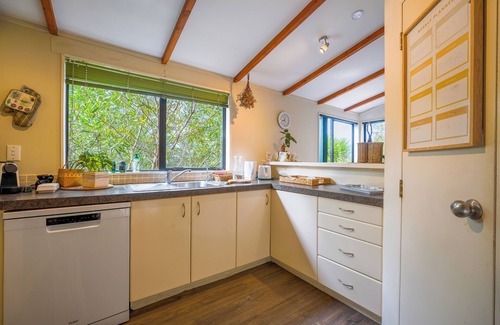 Northcross Cottage | Northcross Woodland Escape– Private & Peaceful