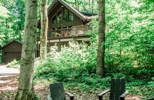 Bellaire House | Northern Nights Chalet Wanderlust Abodes