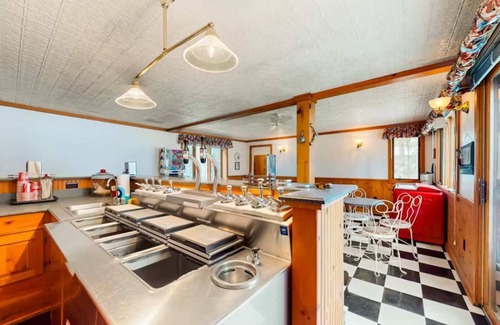 Minocqua House | Northern View - Private Docking on Lake Minocqua