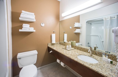 Springfield Hotel | Northfield Inn, Suites & Conference Center