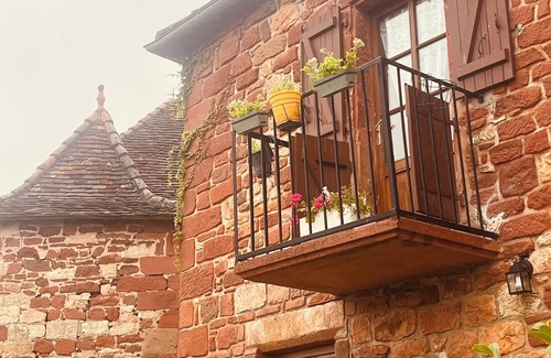 Collonges-la-Rouge House | Nostal'gîte in Collonges-la-Rouge. Pets welcome!