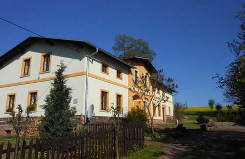 Bozanov House | Nostalgic renovated farmhouse in beautiful surroundings